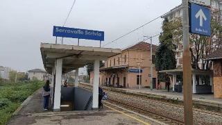 Serravalle Scrivia - Passeggero senza biglietto blocca un treno per oltre un’ora: denunciato