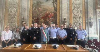 Valenza - La città premia i suoi agenti: onorificenze per indagini e impegno nel 2023